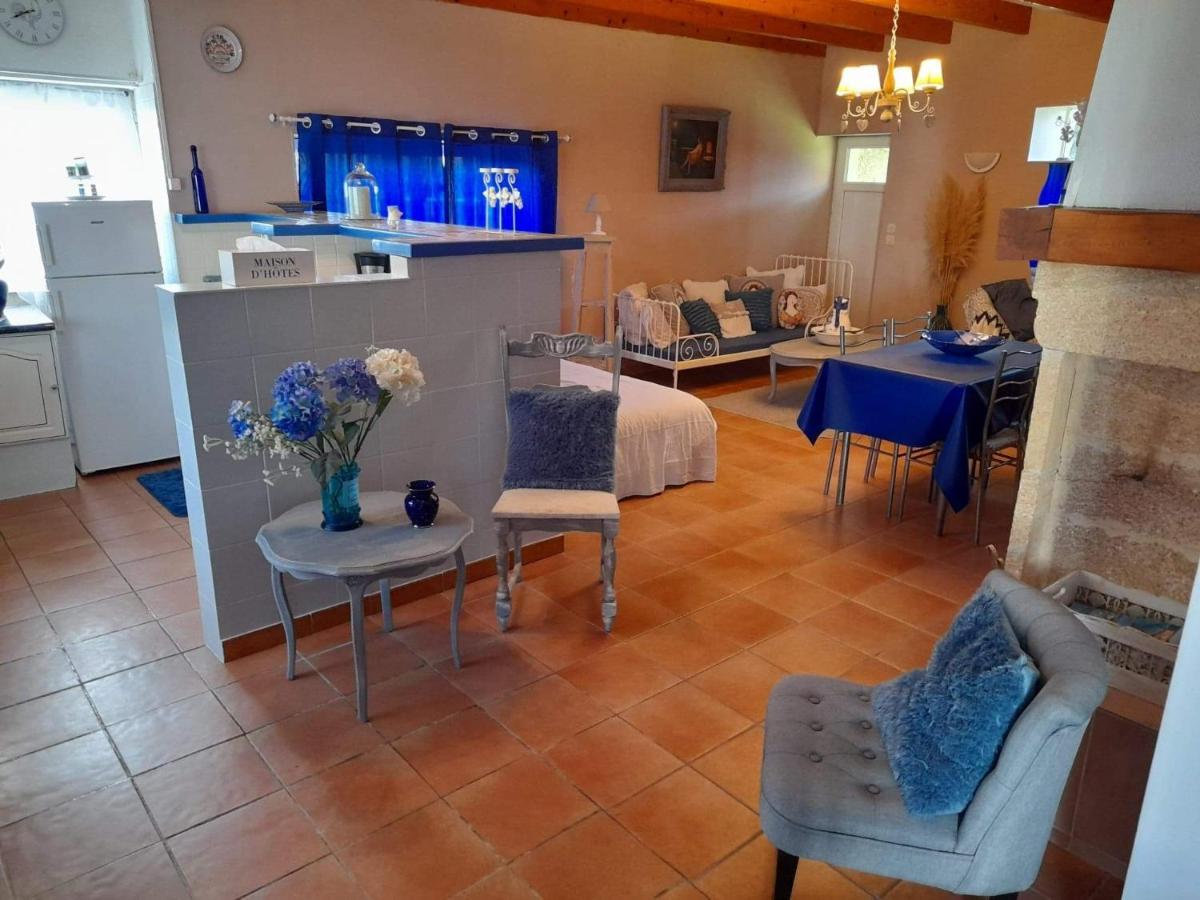 Les Demeures De La Laigne Bed & Breakfast Allas-Bocage ภายนอก รูปภาพ