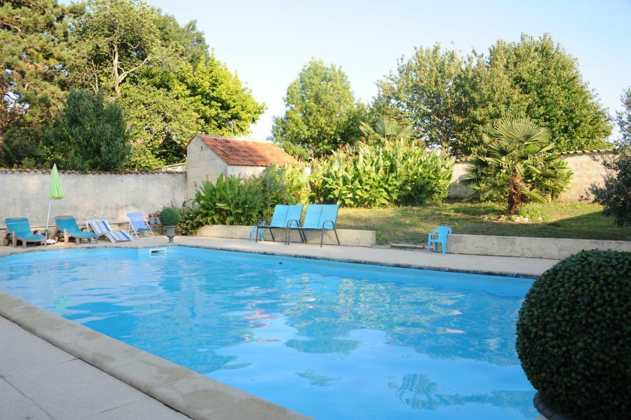 Les Demeures De La Laigne Bed & Breakfast Allas-Bocage ภายนอก รูปภาพ