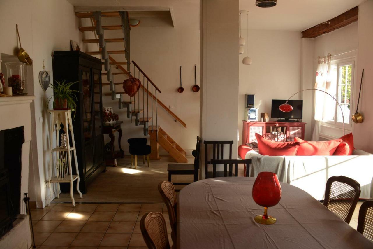 Les Demeures De La Laigne Bed & Breakfast Allas-Bocage ภายนอก รูปภาพ