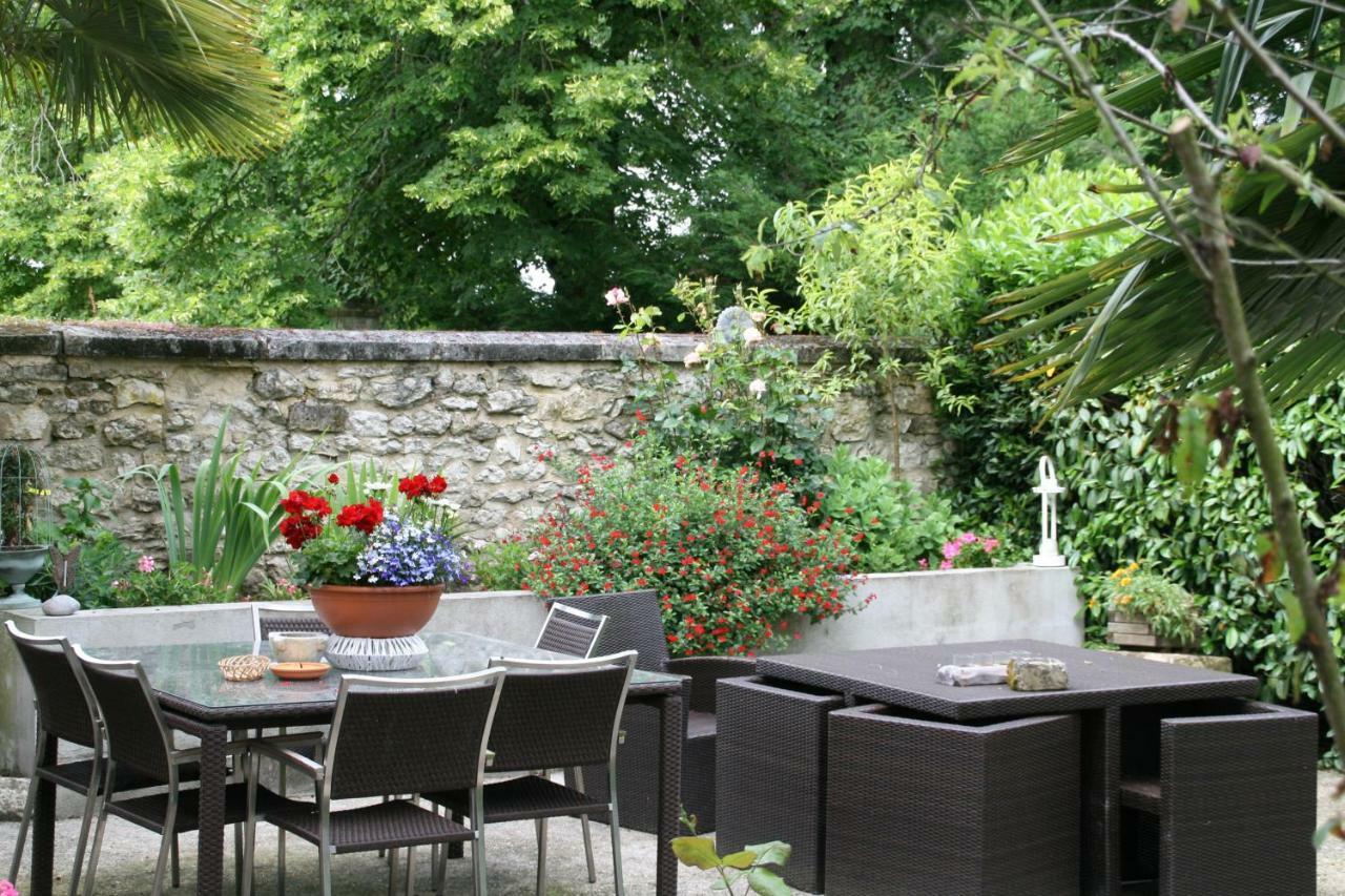 Les Demeures De La Laigne Bed & Breakfast Allas-Bocage ภายนอก รูปภาพ
