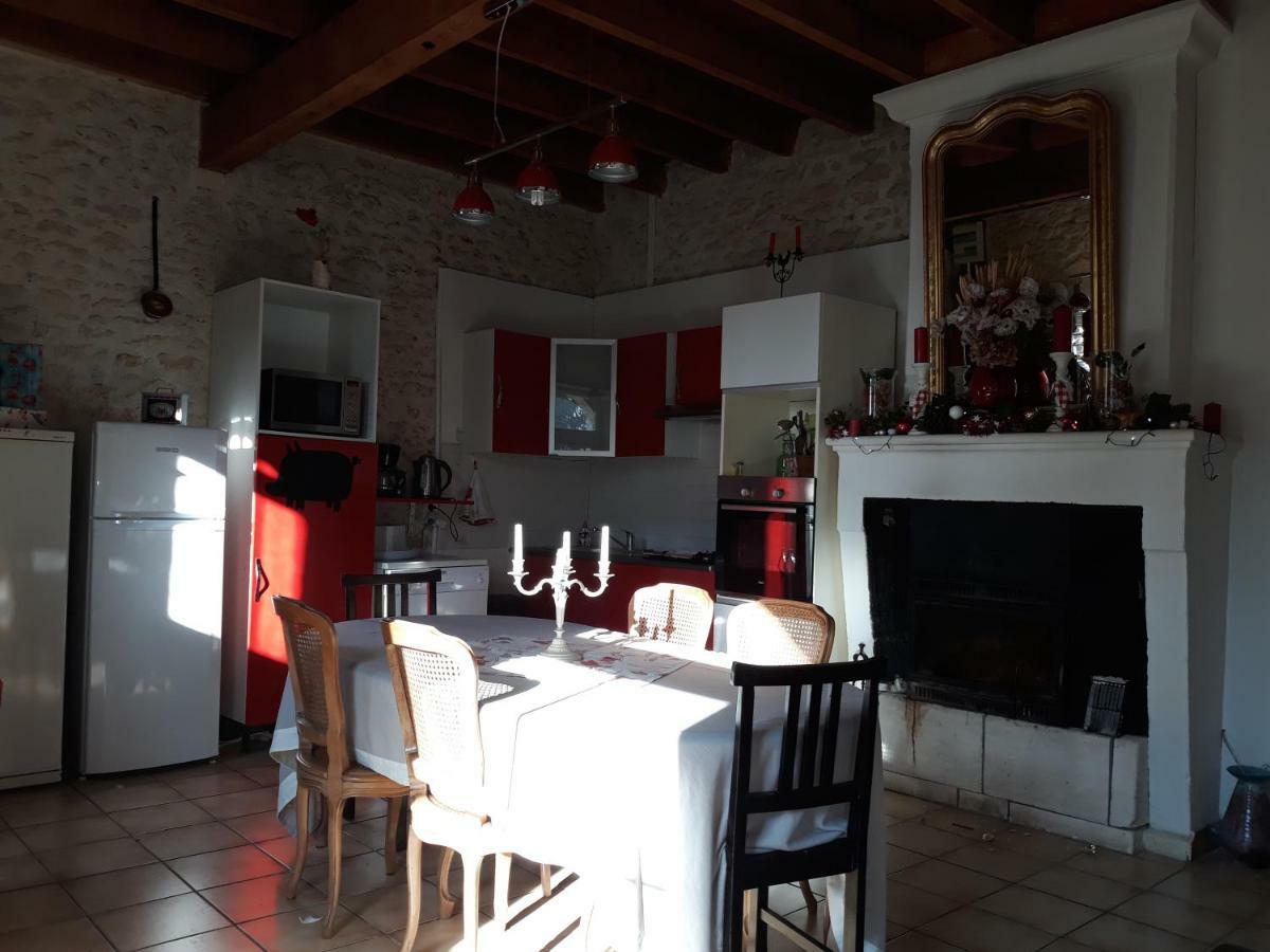 Les Demeures De La Laigne Bed & Breakfast Allas-Bocage ภายนอก รูปภาพ