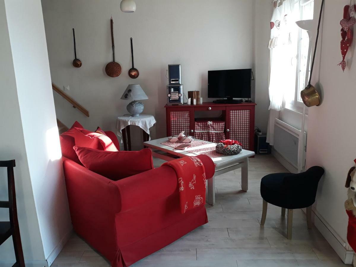 Les Demeures De La Laigne Bed & Breakfast Allas-Bocage ภายนอก รูปภาพ