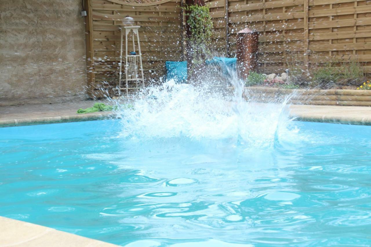 Les Demeures De La Laigne Bed & Breakfast Allas-Bocage ภายนอก รูปภาพ