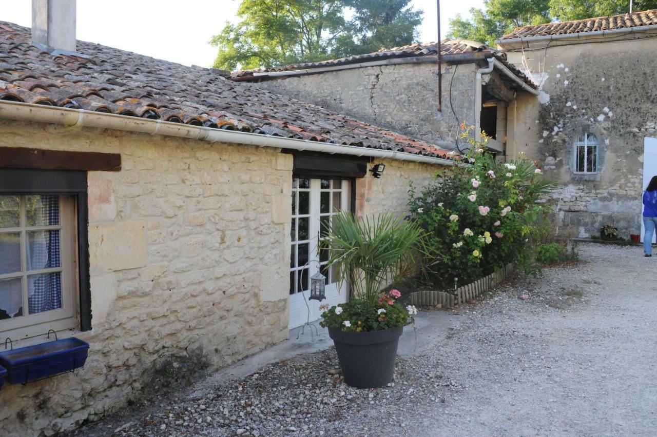 Les Demeures De La Laigne Bed & Breakfast Allas-Bocage ภายนอก รูปภาพ